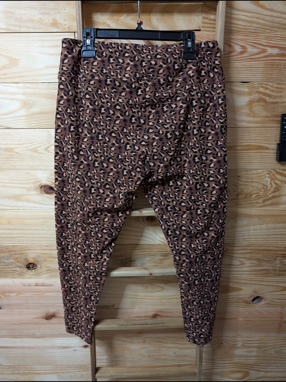 Soft Surroundings ♥️ Brown Leopard-Print Leggings - Picture 2 of 4